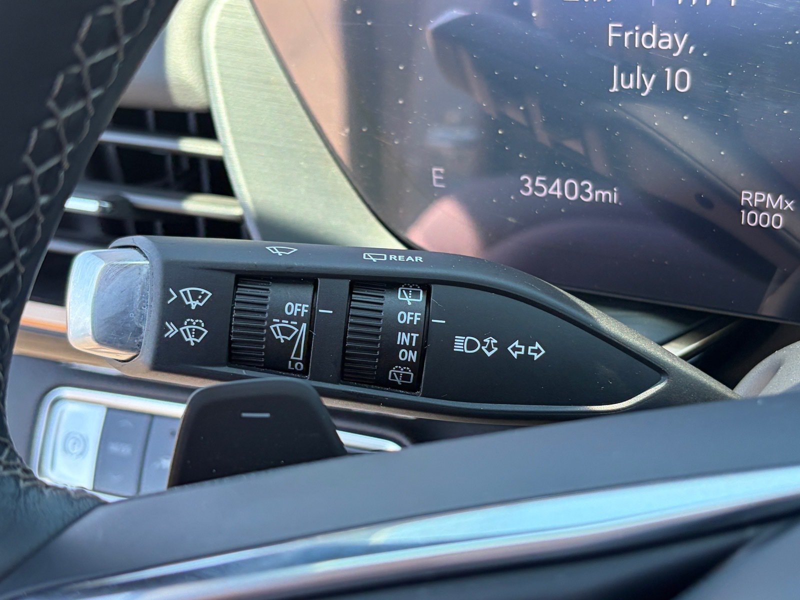 Used 2025 Buick Envision Avenir AWD/4WD image 22