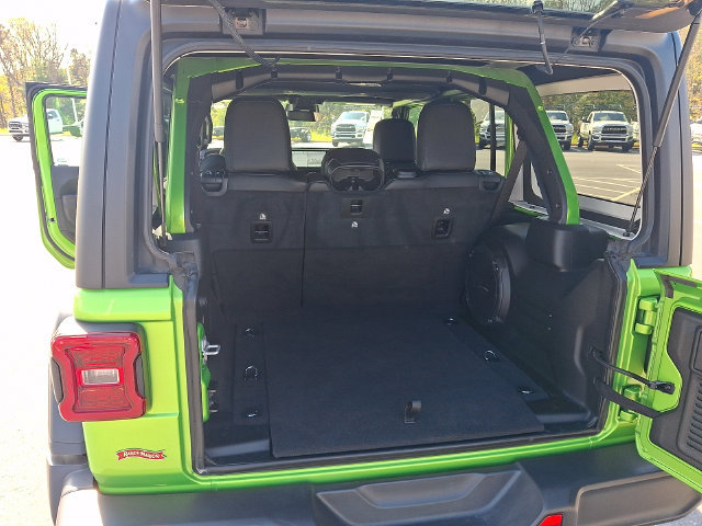 Used 2025 Jeep Wrangler Unlimited Rubicon w/ Convenience Group AWD/4WD image 29