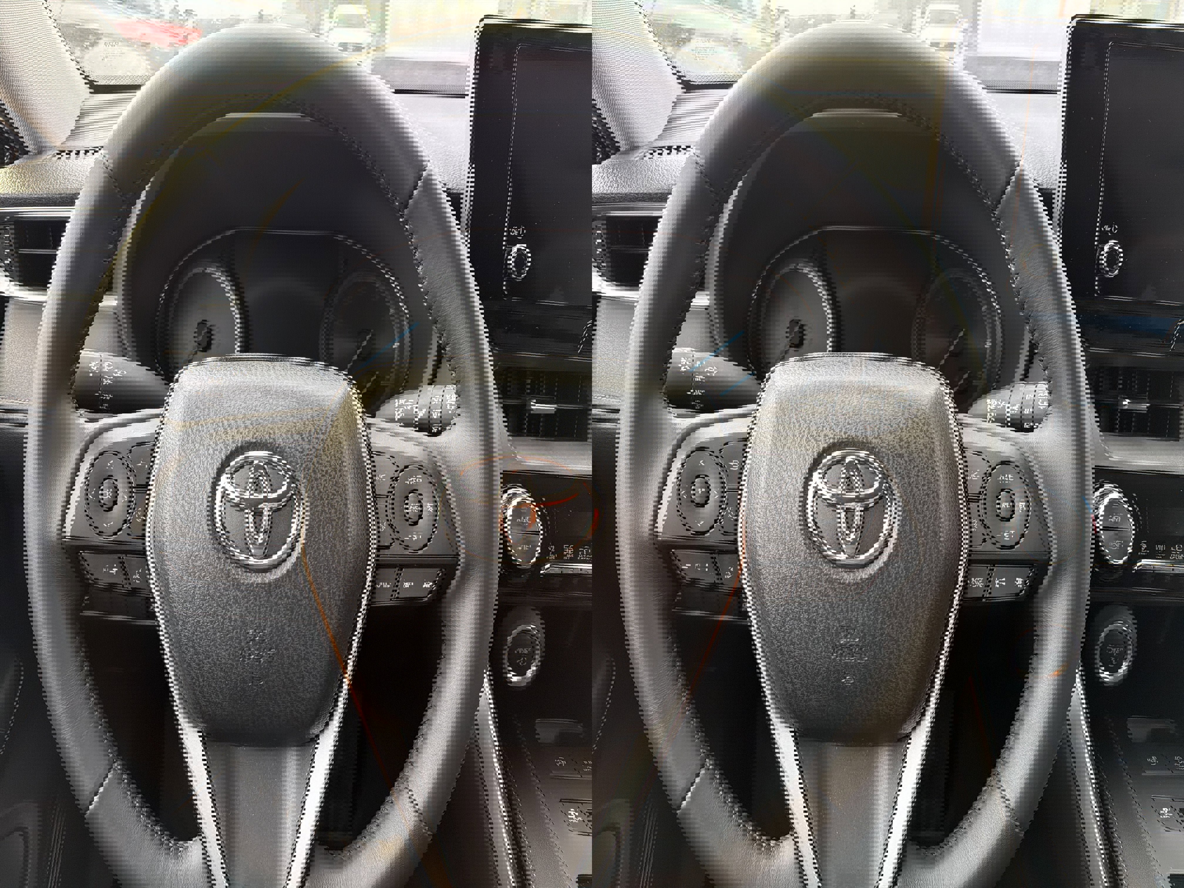 Used 2023 Toyota Venza LE image 12