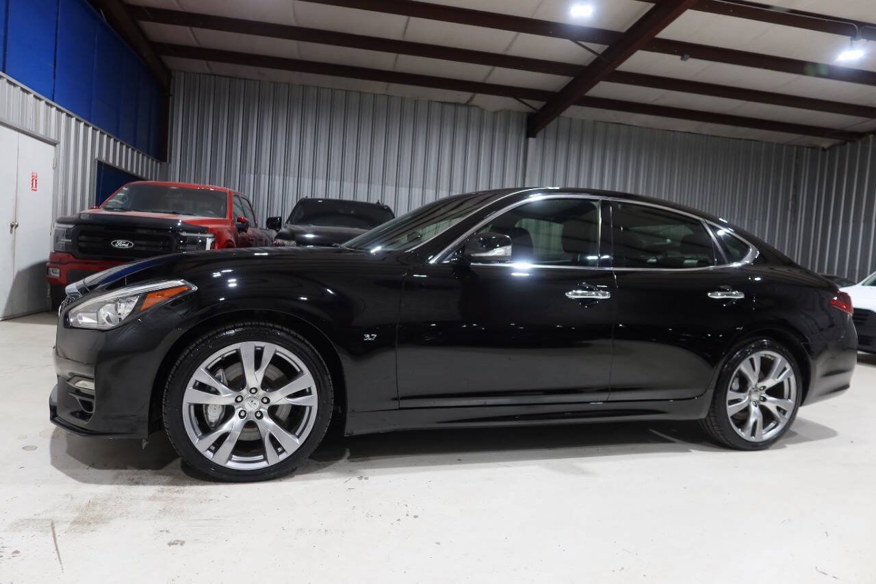 Used 2015 INFINITI Q70 3.7 w/ Sport Package RWD image 1