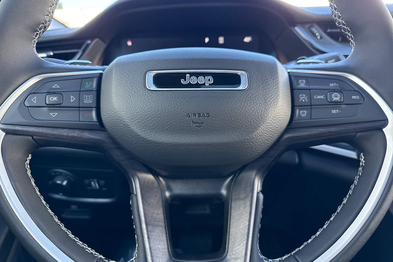 New 2026 Jeep Grand Cherokee Altitude AWD/4WD image 26