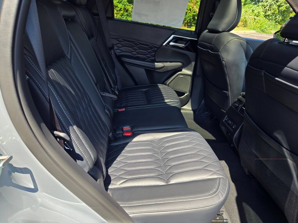 New 2026 Mitsubishi Outlander SEL AWD/4WD image 7