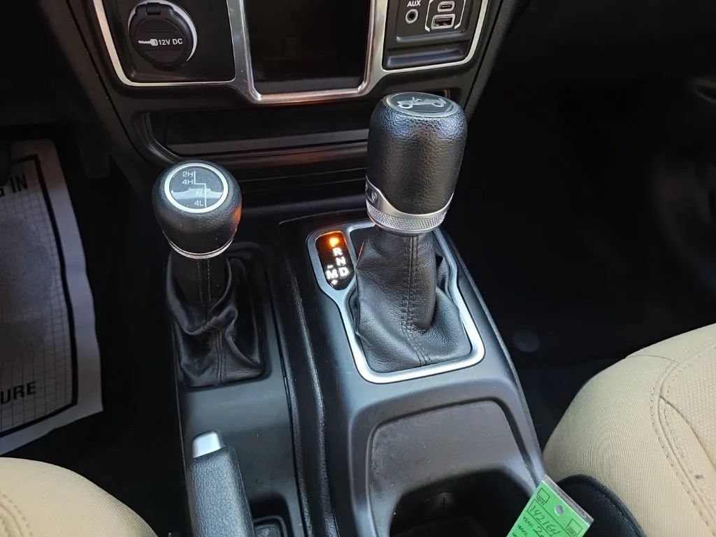 Used 2018 Jeep Wrangler Unlimited Sport AWD/4WD image 25