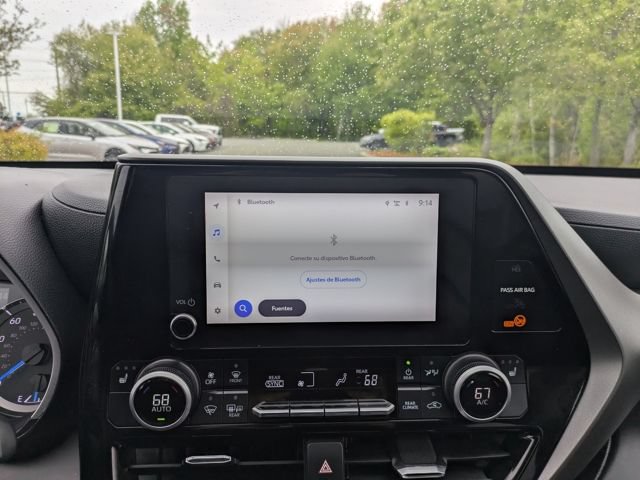 Certified 2024 Toyota Highlander XLE AWD/4WD image 29