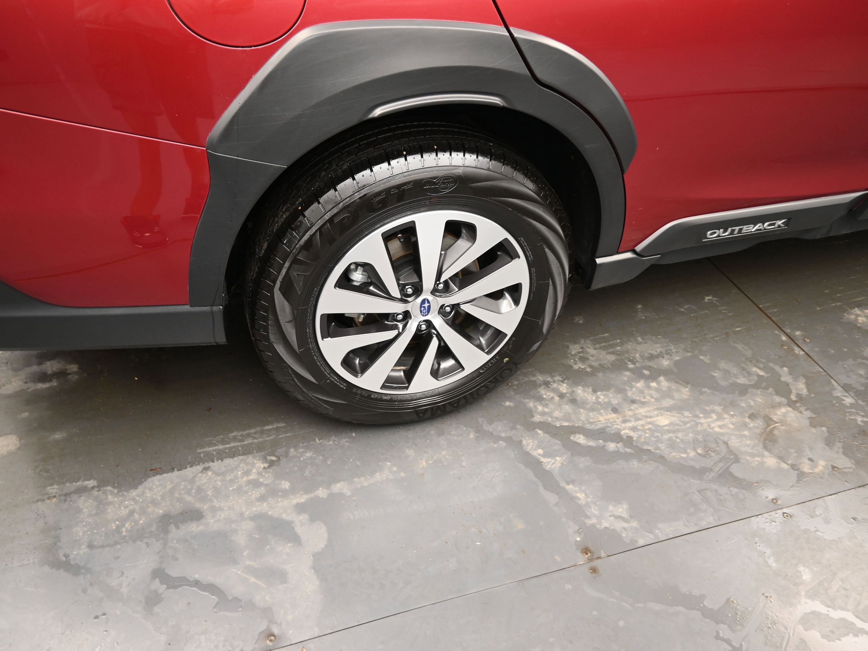 Used 2025 Subaru Outback Premium image 11