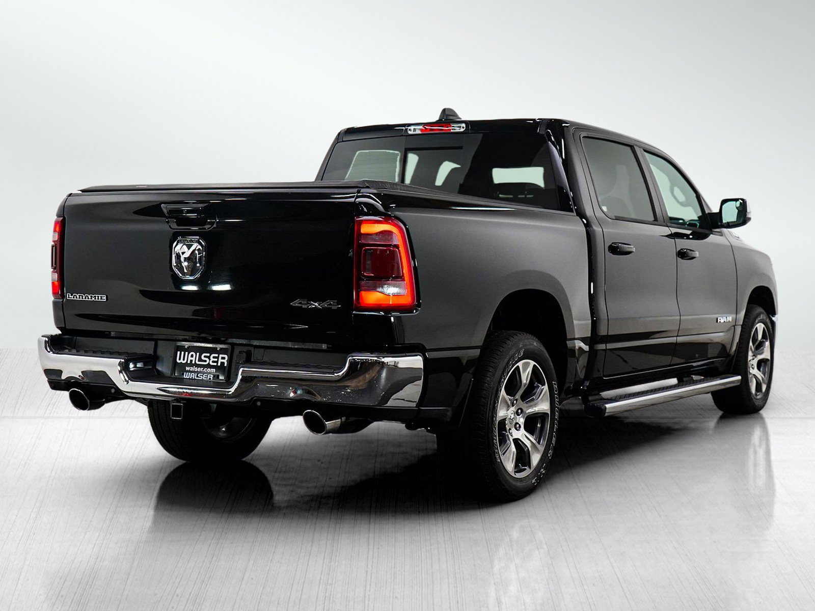 Used 2024 RAM 1500 Laramie AWD/4WD image 5