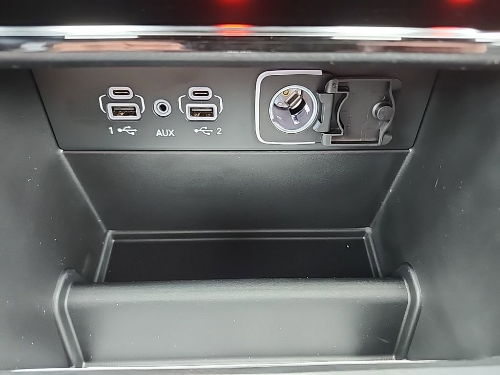 New 2025 Jeep Grand Cherokee L Limited w/ Trailer Tow Package image 34