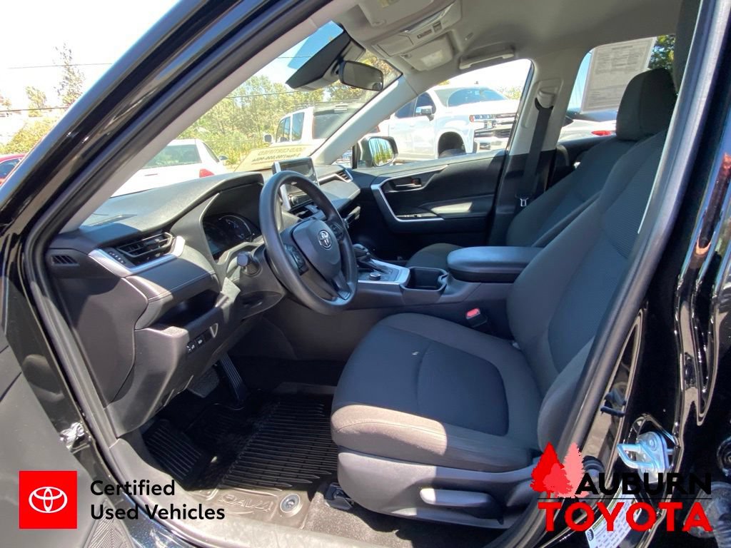 Certified 2024 Toyota RAV4 LE AWD/4WD image 31