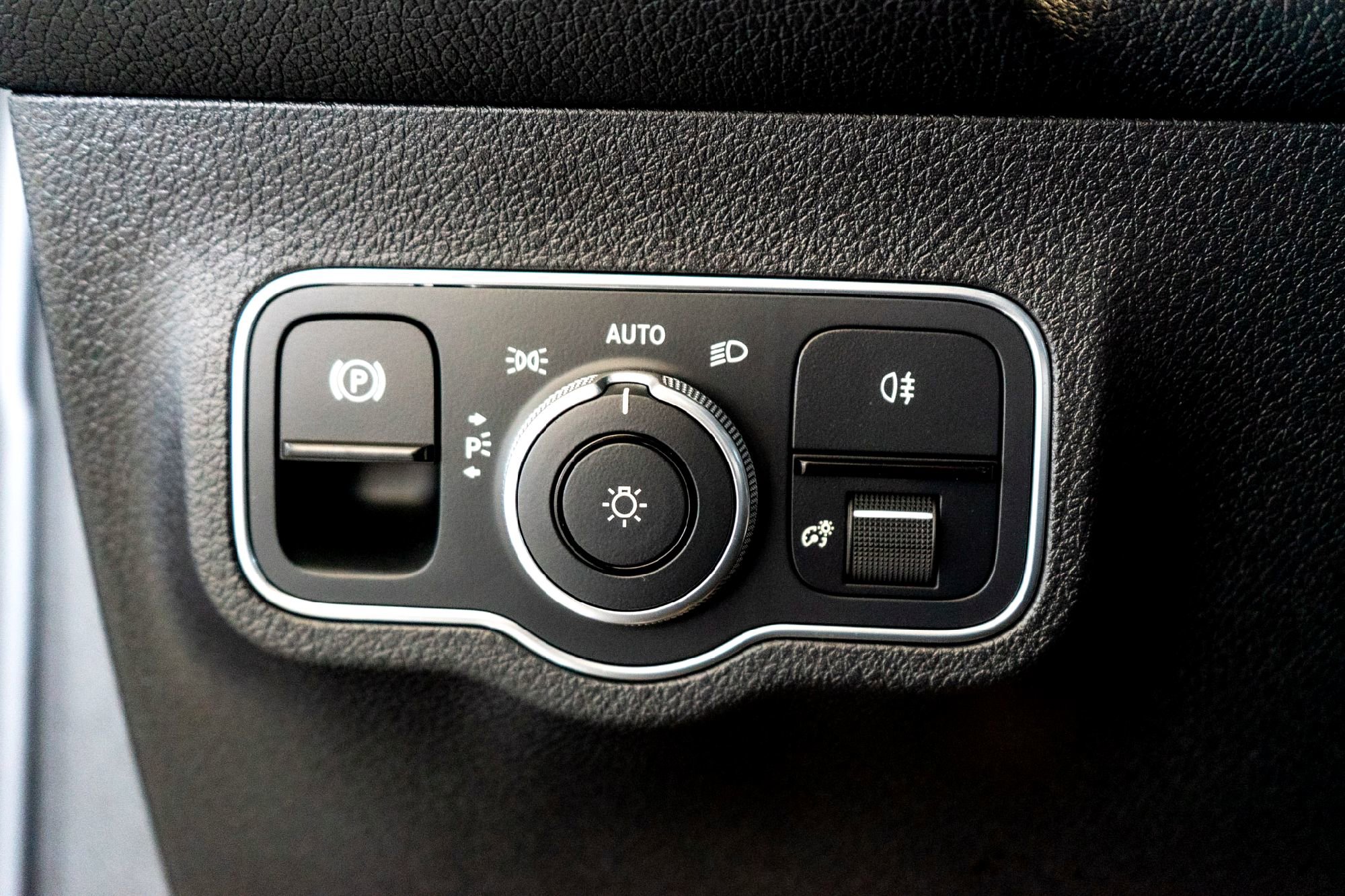 Certified 2022 Mercedes-Benz GLB 35 AMG 4MATIC image 17