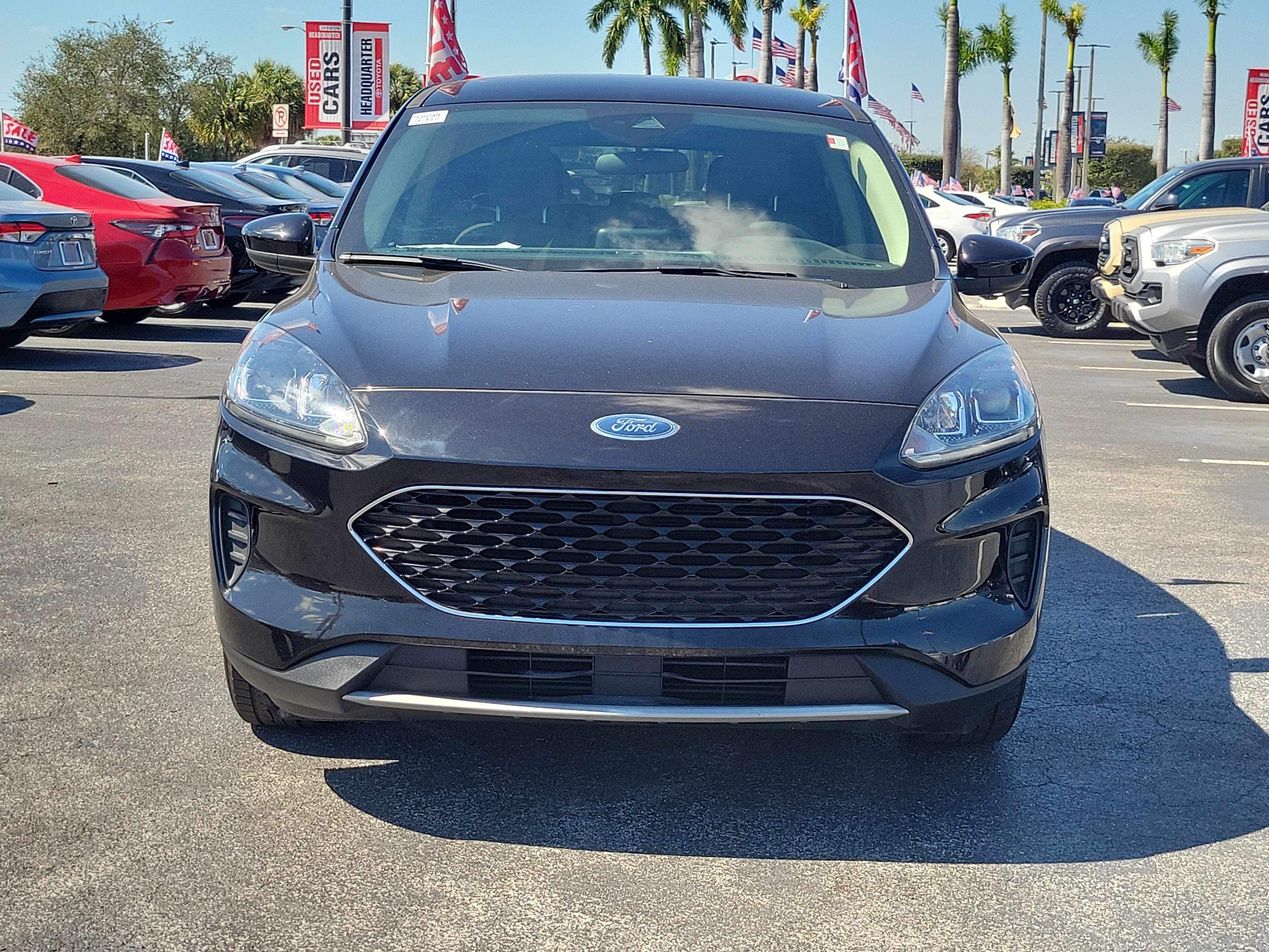 Used 2020 Ford Escape SE image 4