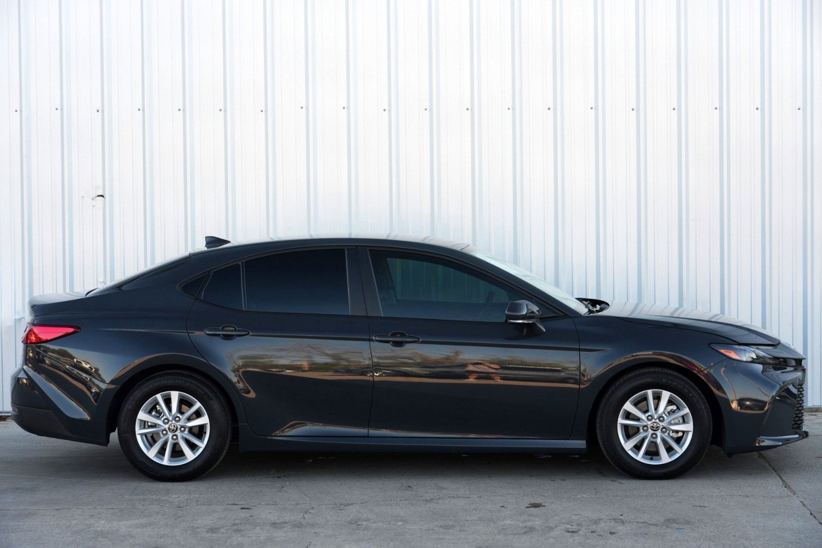 Used 2025 Toyota Camry LE image 49