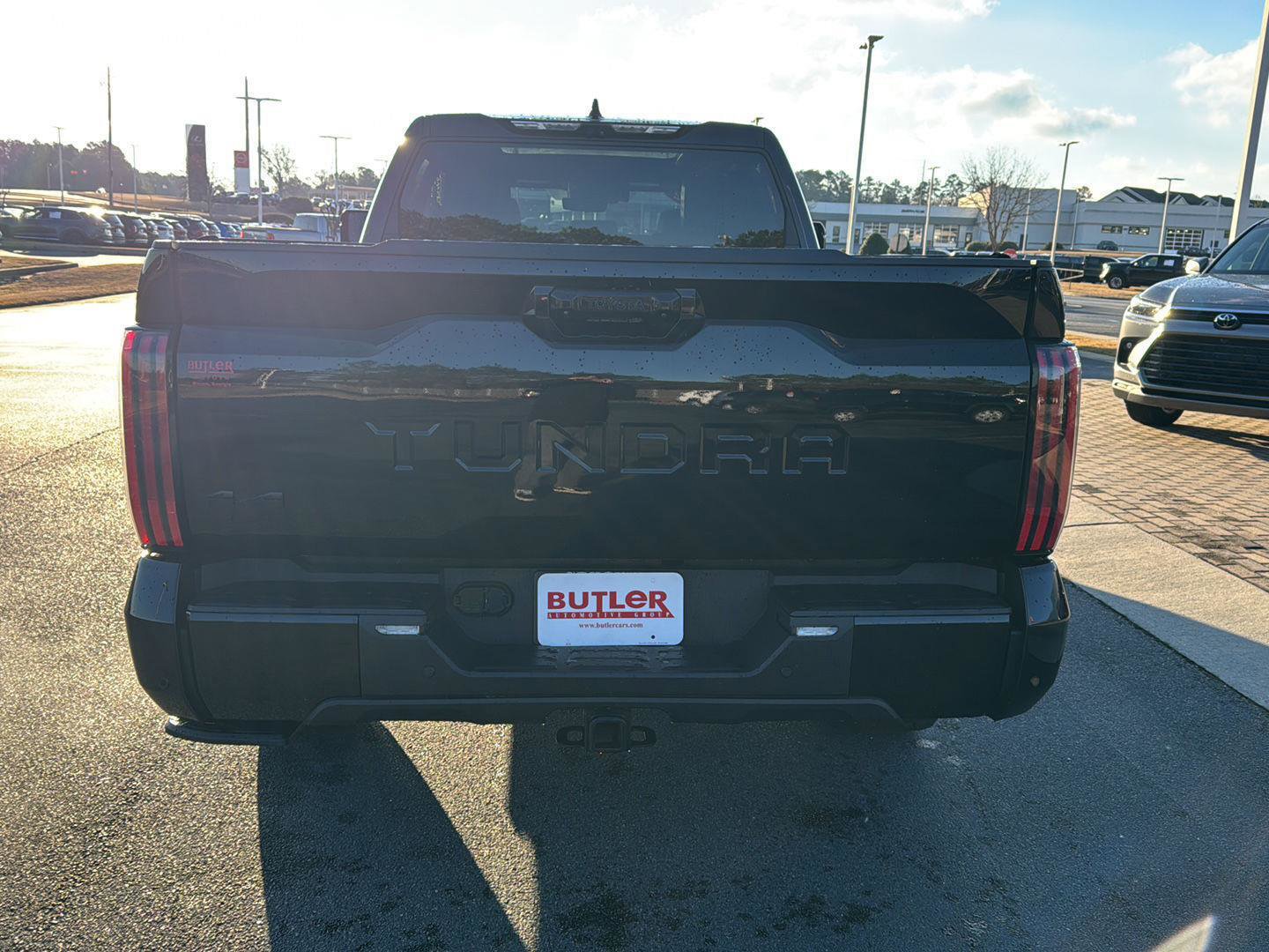 Used 2022 Toyota Tundra Platinum w/ Advanced Package image 4