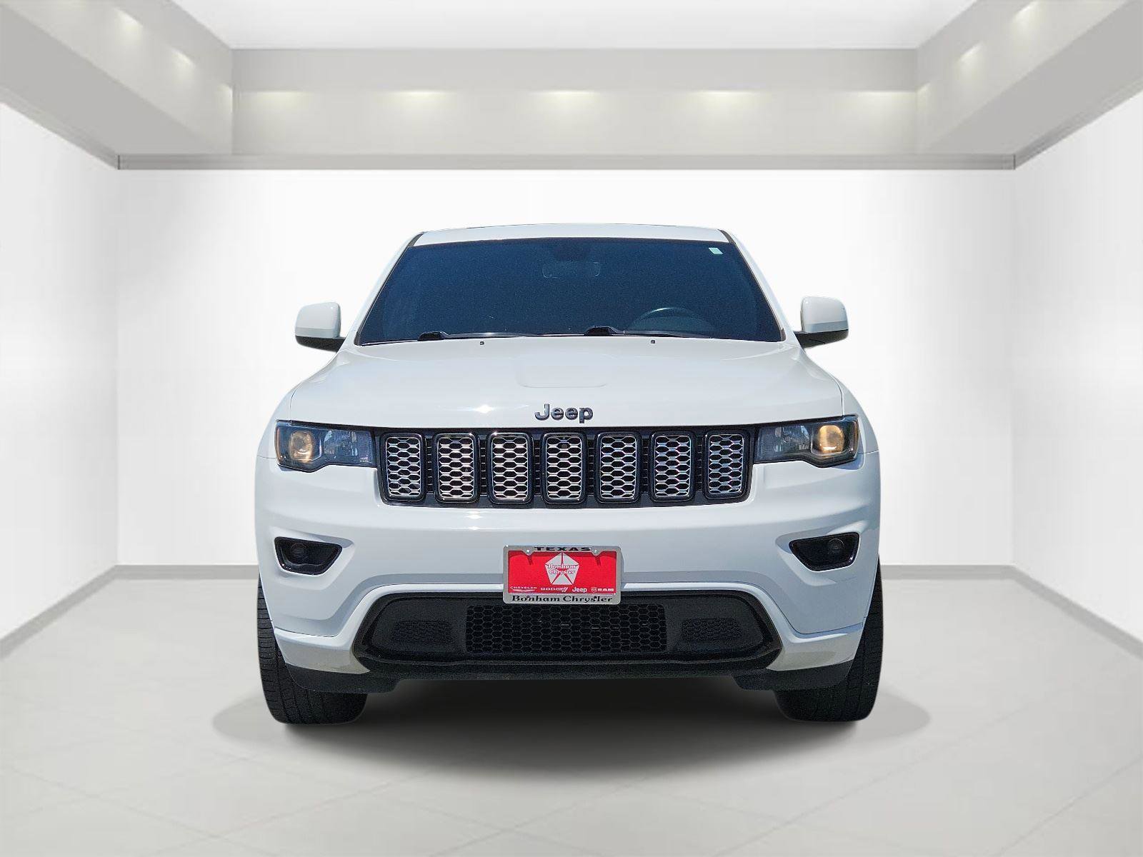 Used 2019 Jeep Grand Cherokee Altitude RWD image 2