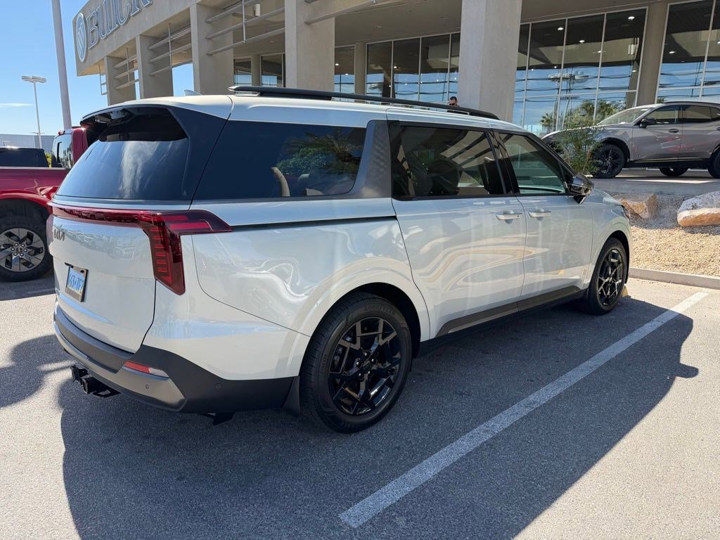 Used 2026 Kia Carnival SX Prestige image 3