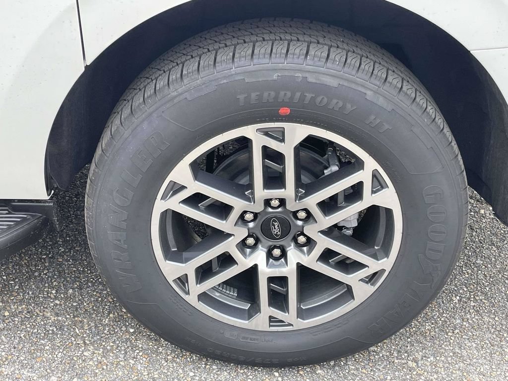 New 2026 Ford Expedition Max Active RWD image 9