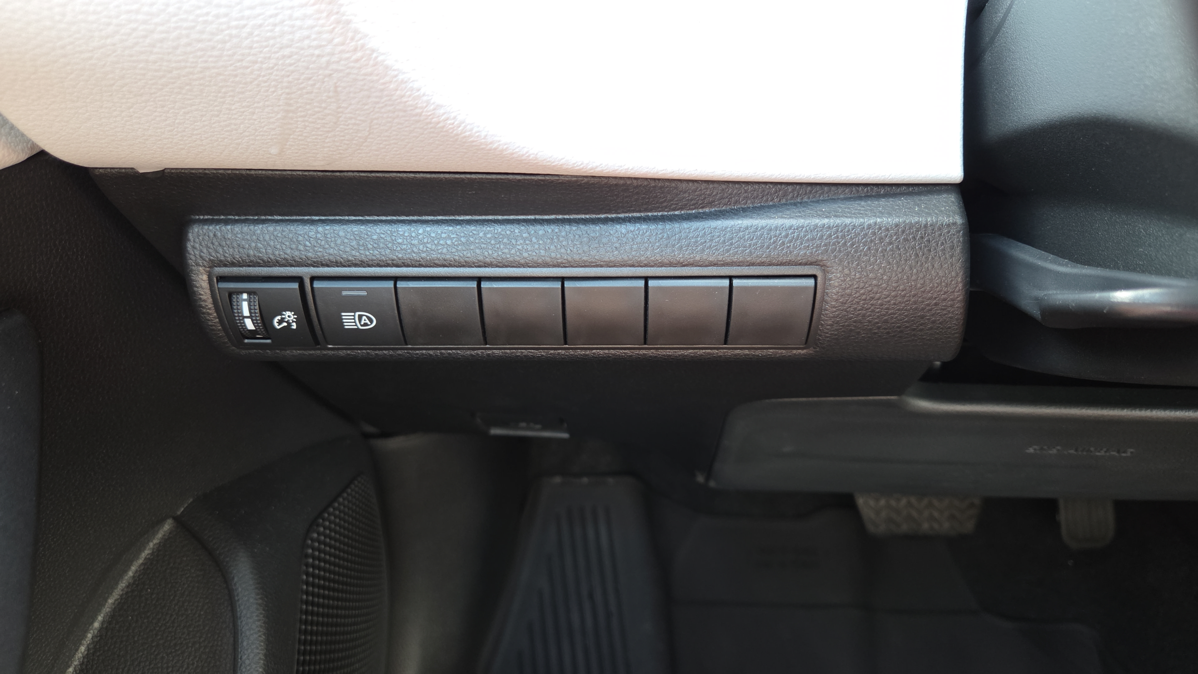 Certified 2026 Toyota Corolla SE FWD image 17