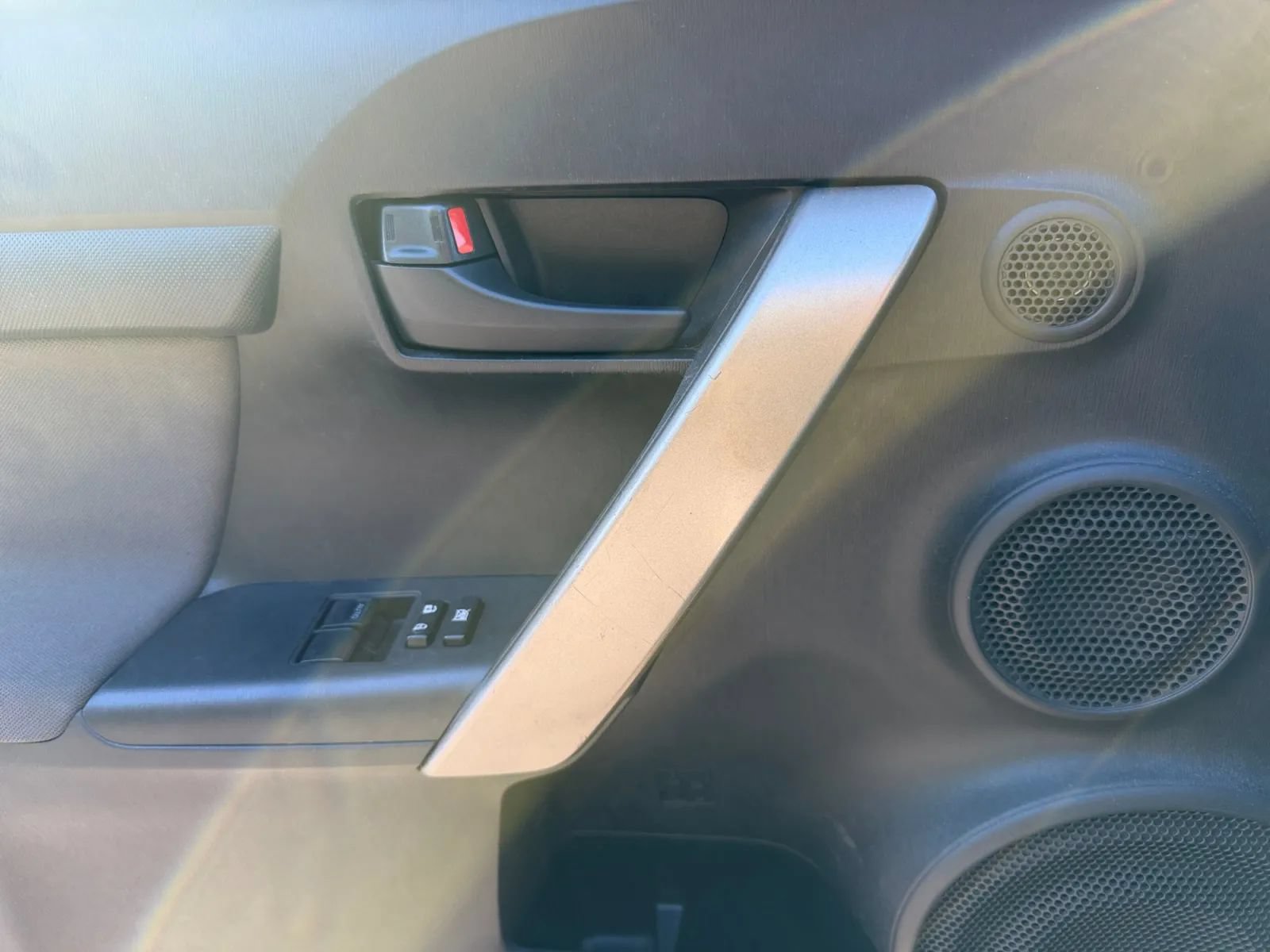 Used 2011 Scion tC FWD image 17