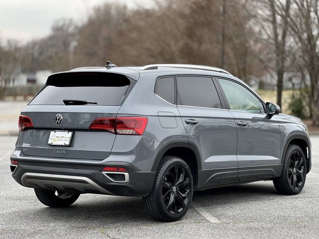 Used 2022 Volkswagen Taos SEL w/ Panoramic Sunroof Package image 5