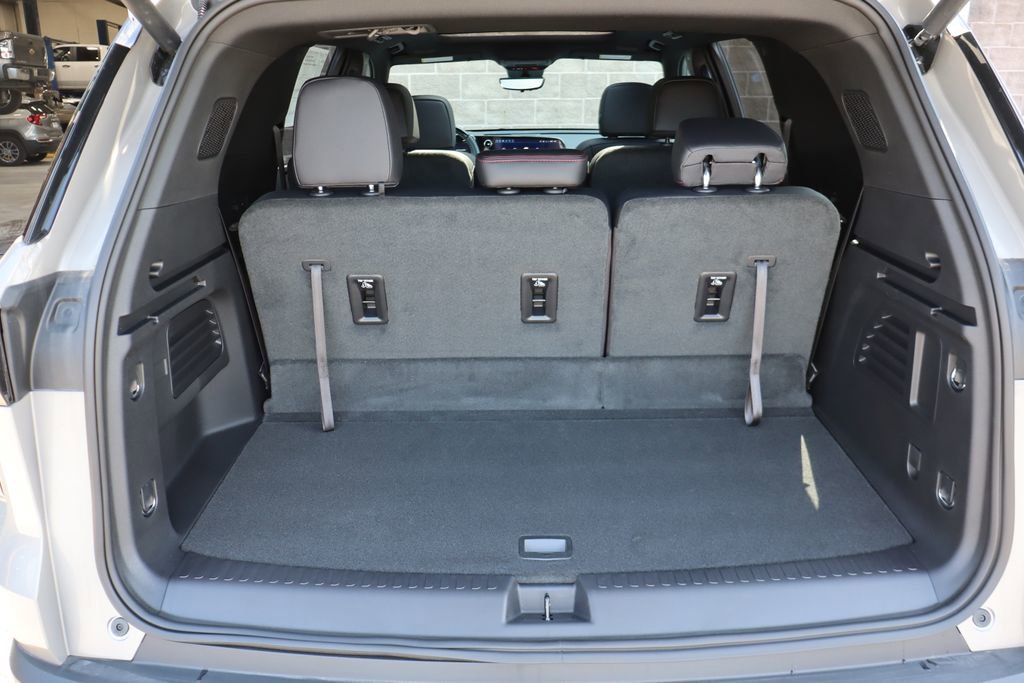 New 2026 Chevrolet Traverse Z71 w/ Enhanced Driving Package AWD/4WD image 40