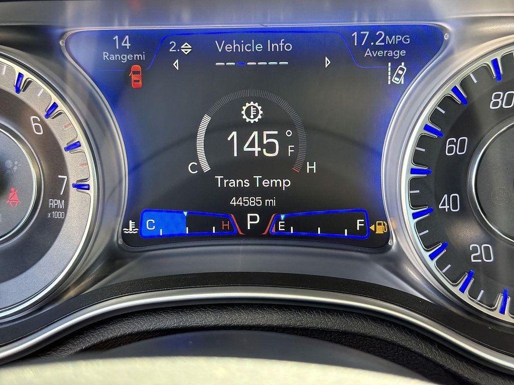 Used 2022 Chrysler 300 Touring L w/ Safetytec Plus Group RWD image 11