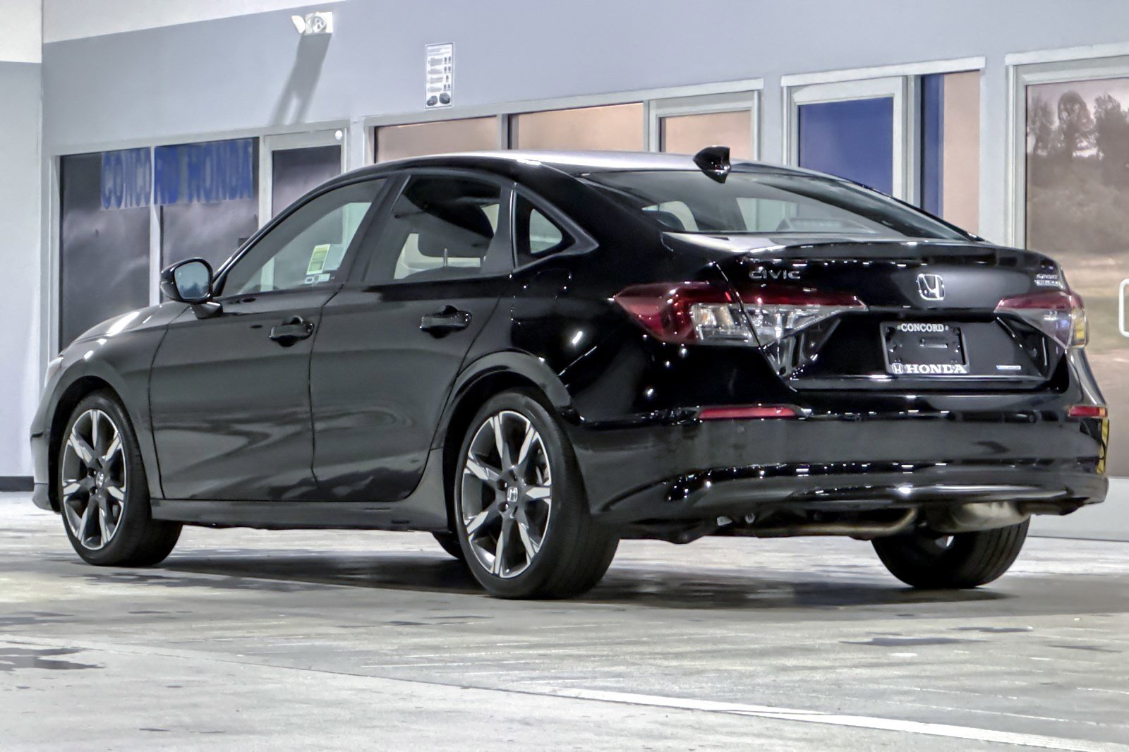 Used 2025 Honda Civic FWD Hybrid Sedan image 3