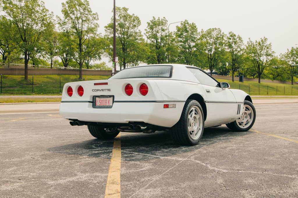 Used 1990 Chevrolet Corvette Convertible image 12