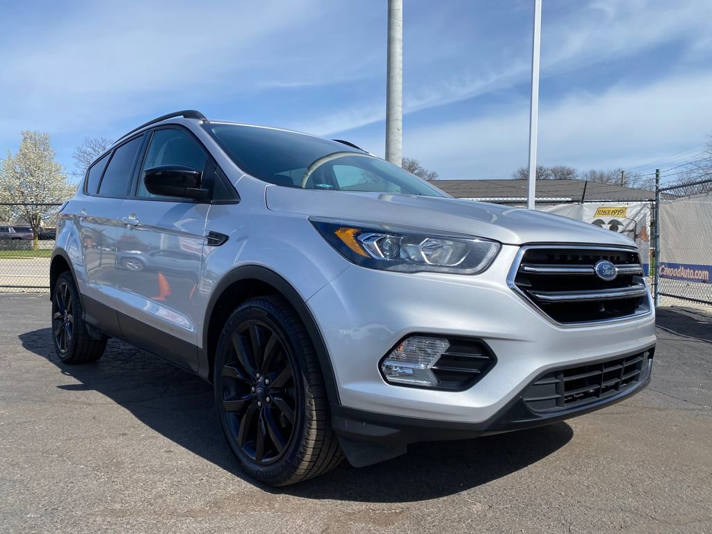 Used 2018 Ford Escape SE w/ SE Sport Appearance Package FWD image 28