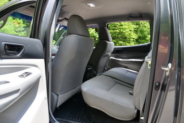 Used 2014 Toyota Tacoma PreRunner w/ SR5 Package RWD image 23