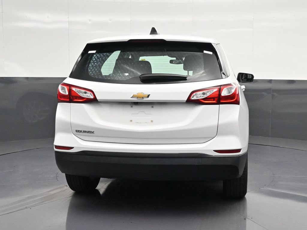 Used 2020 Chevrolet Equinox LS FWD image 2