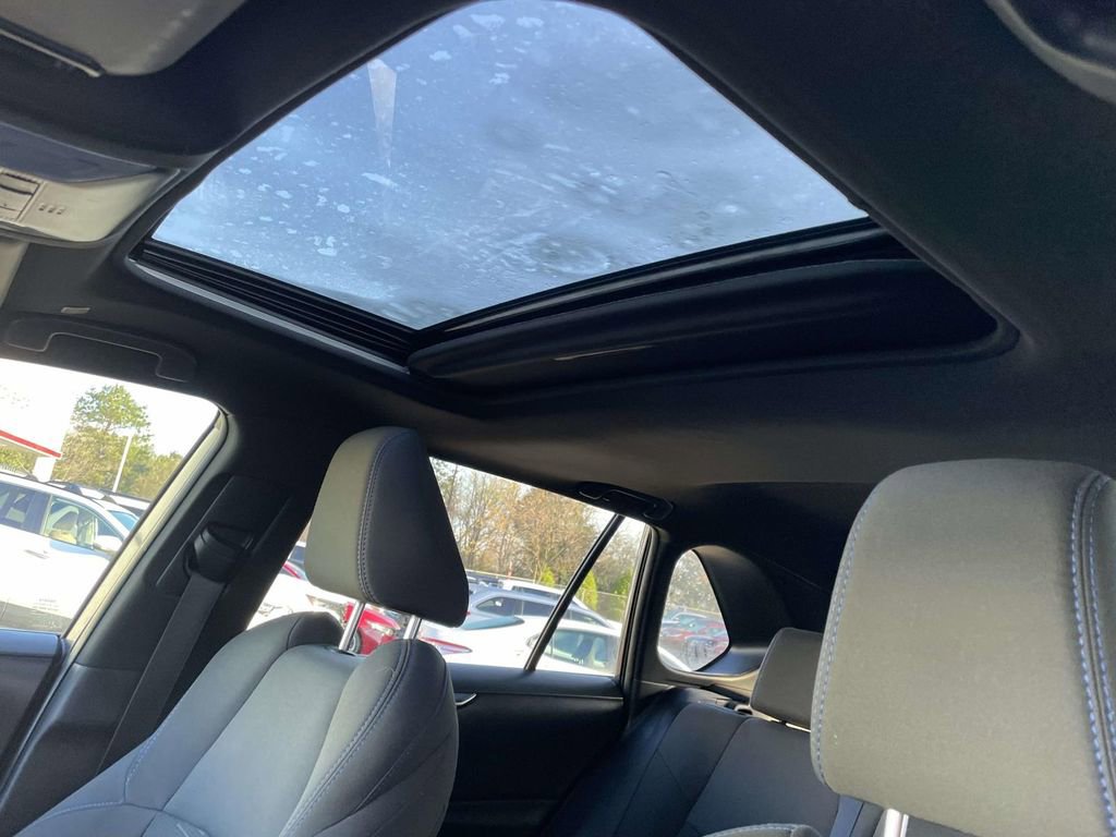 Used 2023 Toyota RAV4 SE w/ Convenience Package image 31