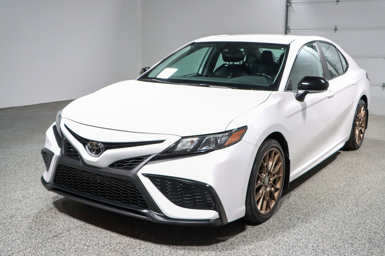 Used 2023 Toyota Camry SE w/ Convenience Package FWD image 29