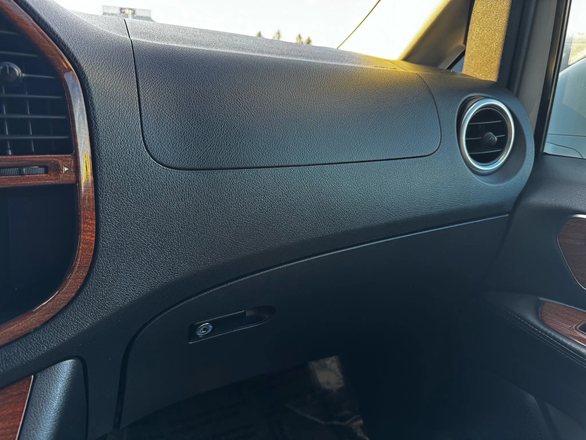 Used 2017 Mercedes-Benz Metris Passenger image 89