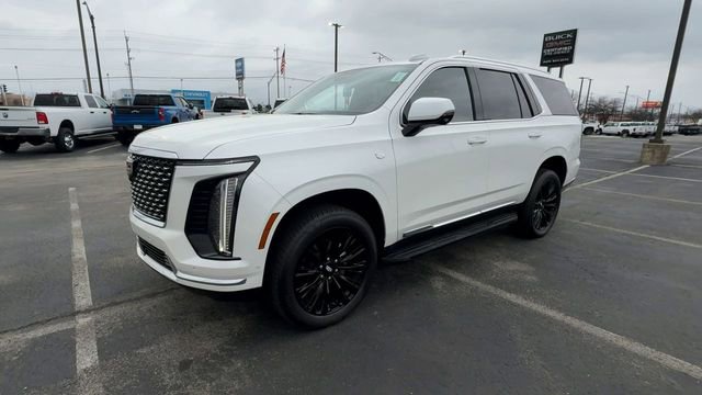 Used 2025 Cadillac Escalade Luxury image 4