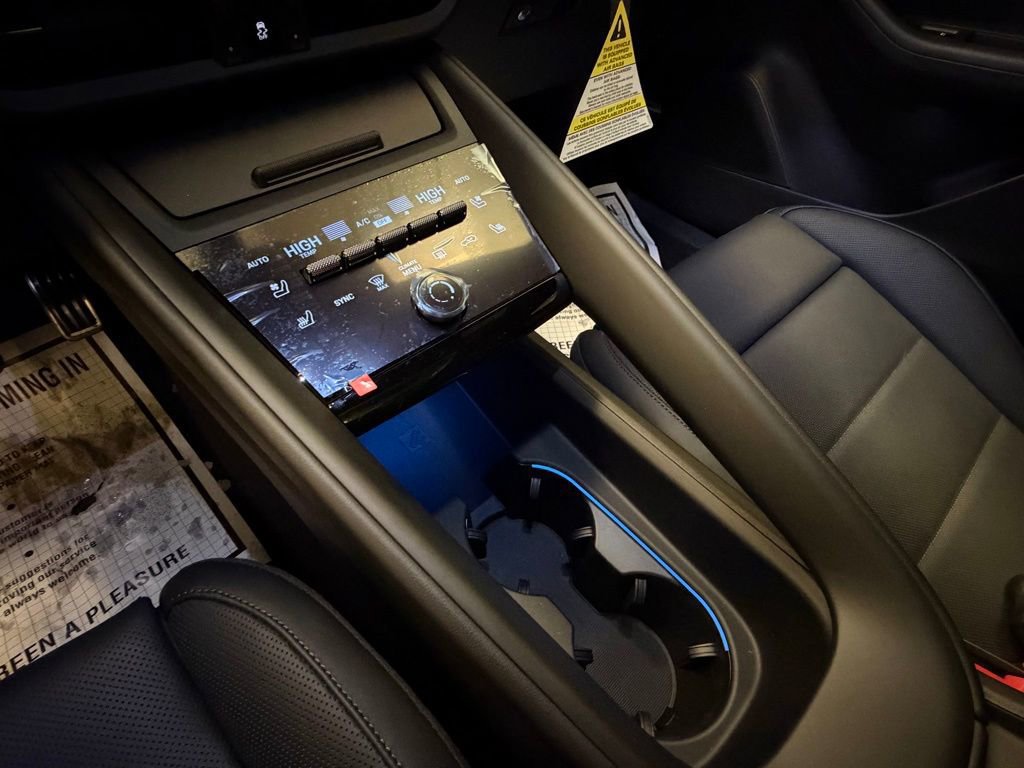 New 2025 Porsche Macan 4S Electric AWD/4WD image 20