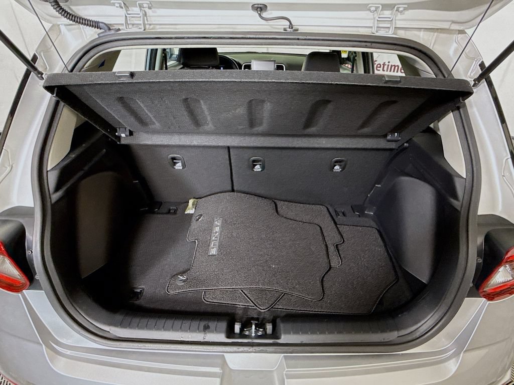 Certified 2023 Hyundai Venue SEL FWD image 29