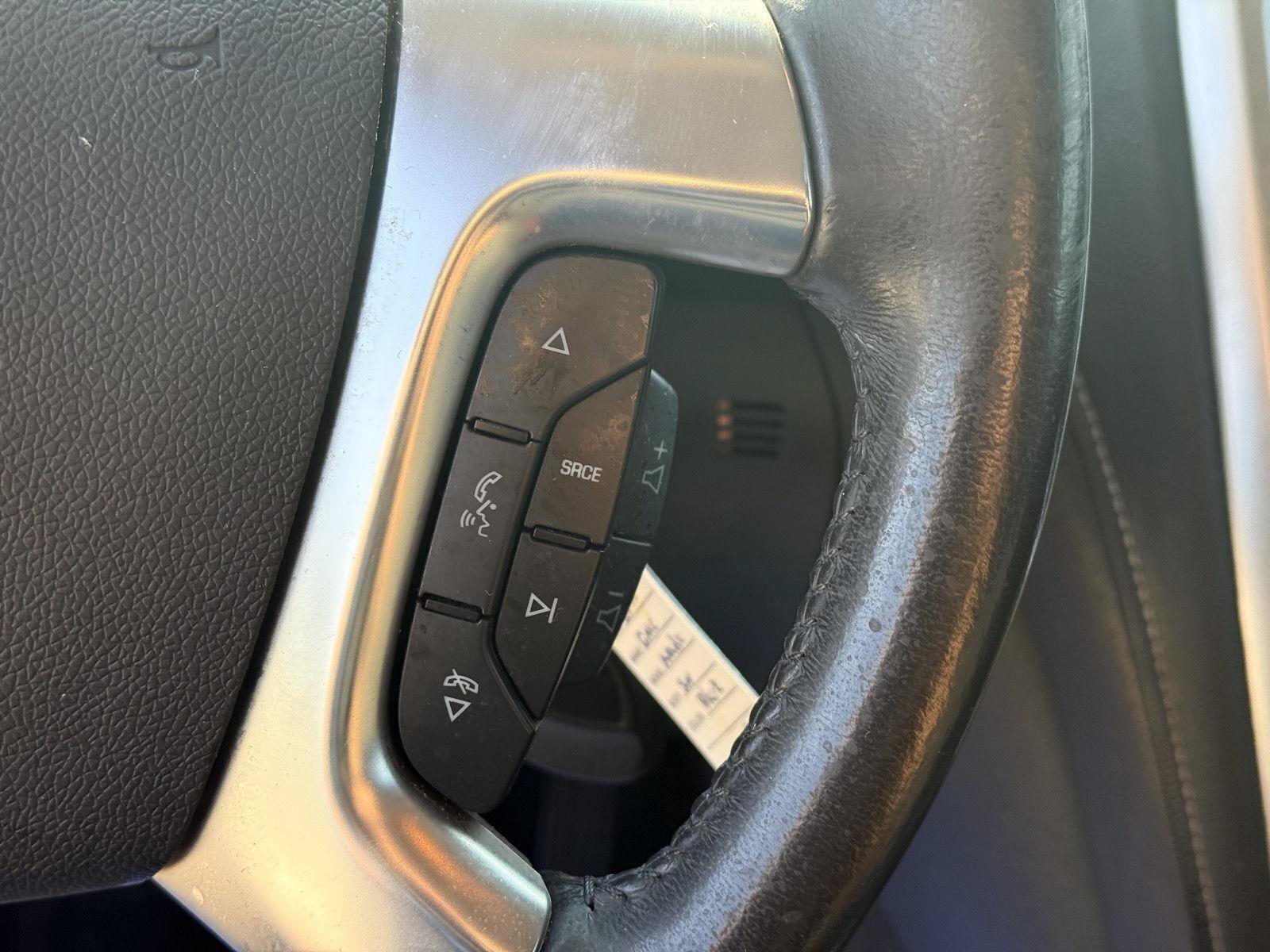 Used 2015 GMC Acadia SLE FWD image 20
