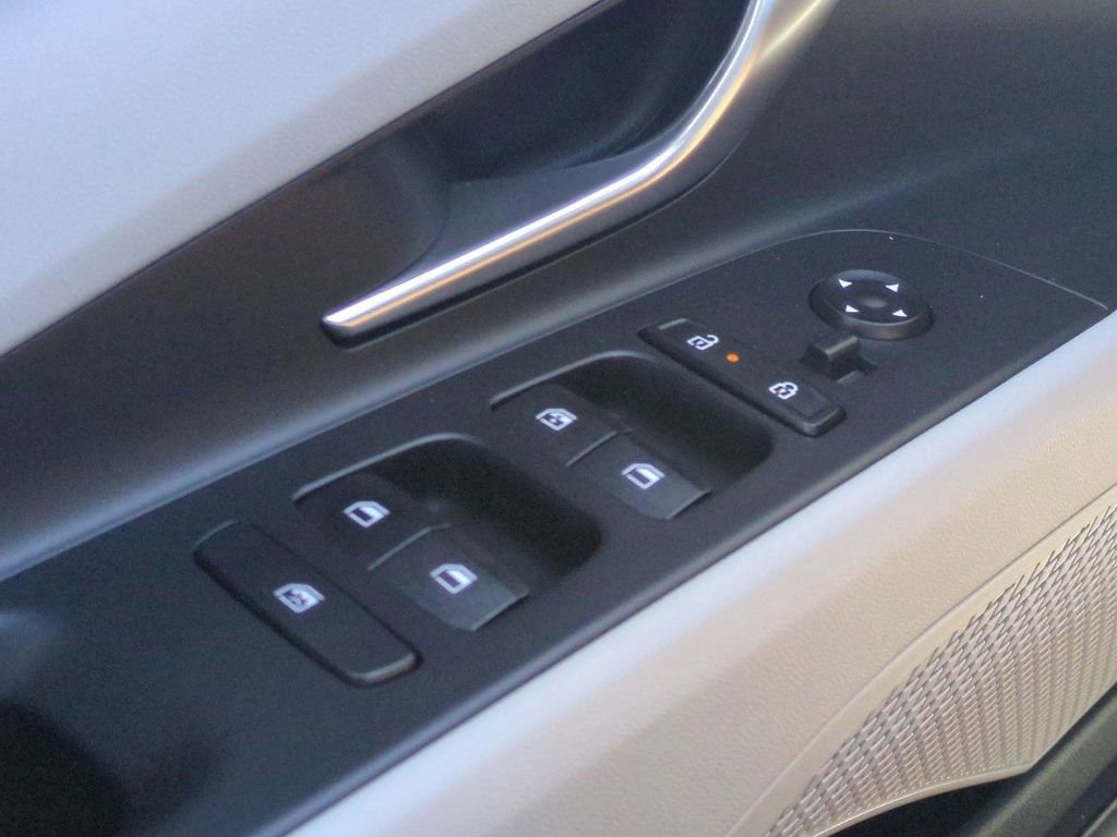 New 2026 Hyundai Elantra Limited image 30