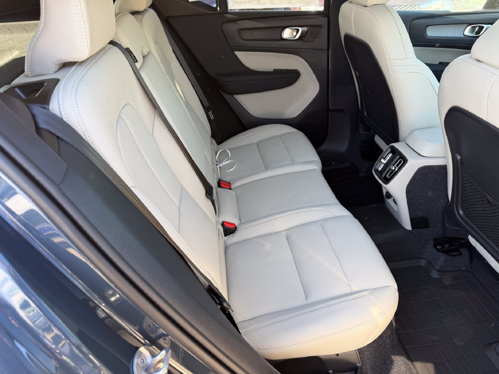 New 2026 Volvo XC40 B5 Ultra w/ Protection Package Premier AWD/4WD image 11
