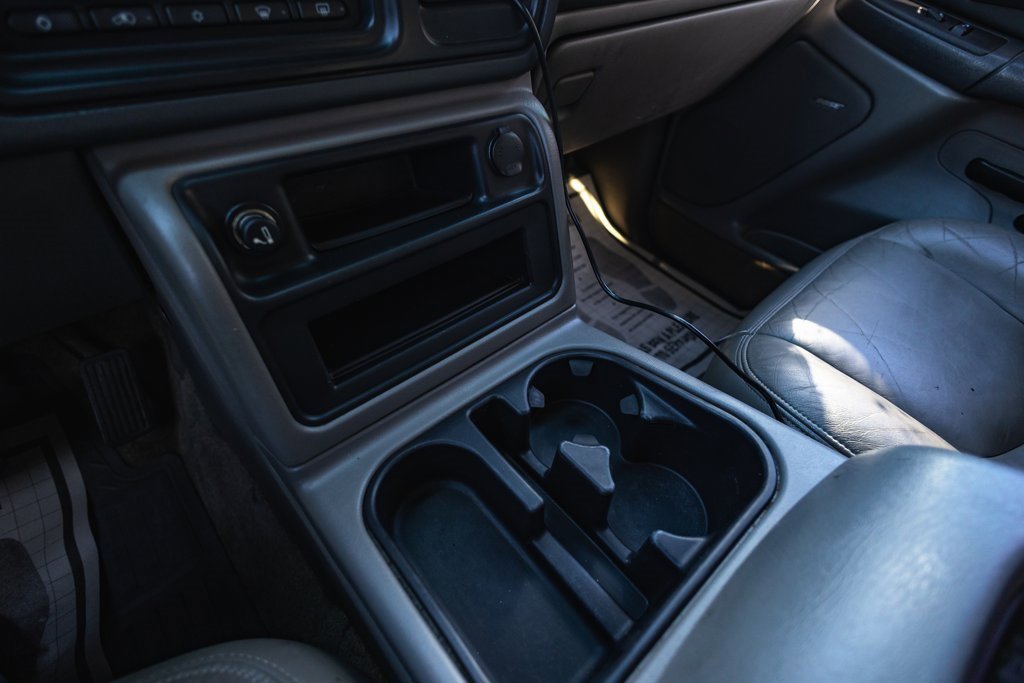 Used 2003 Chevrolet Suburban 4WD image 16