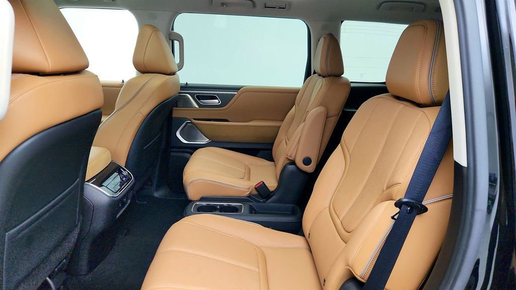 Used 2025 INFINITI QX80 Sensory w/ Exterior Package image 24