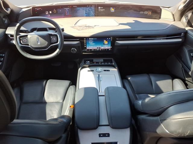 Used 2025 Lincoln Navigator Reserve w/ Jet Appearance Package AWD/4WD image 11