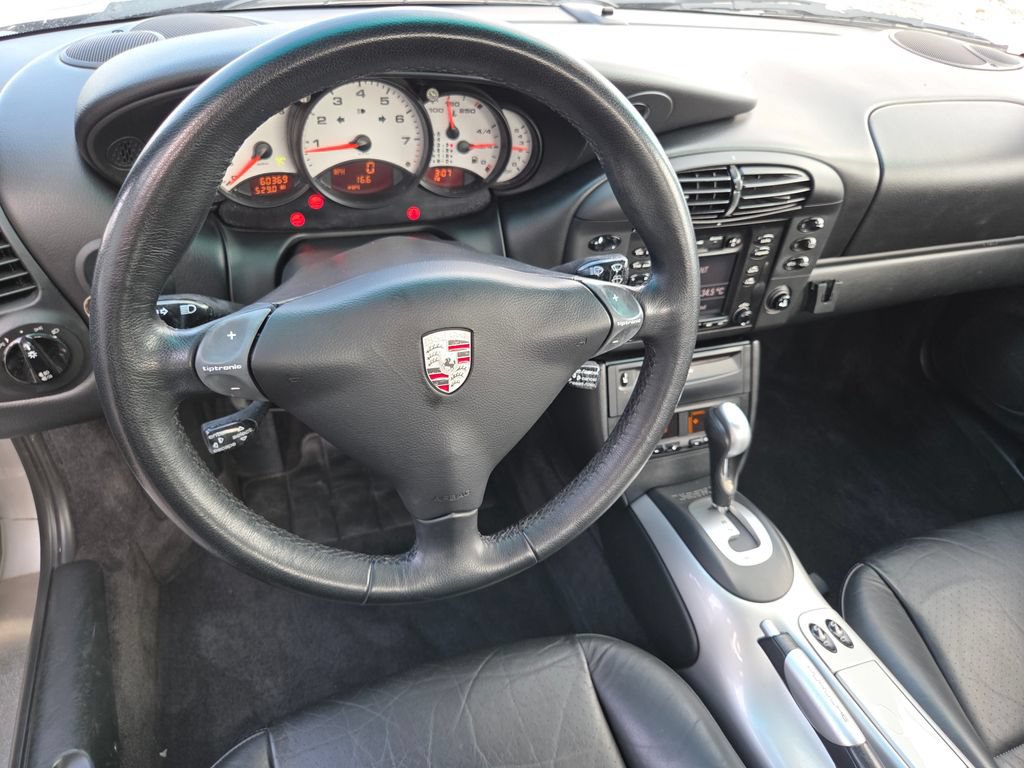 Used 2001 Porsche 911 Carrera RWD image 29