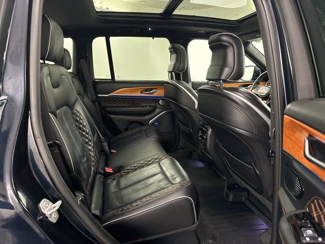 Used 2023 Jeep Grand Cherokee Summit image 13