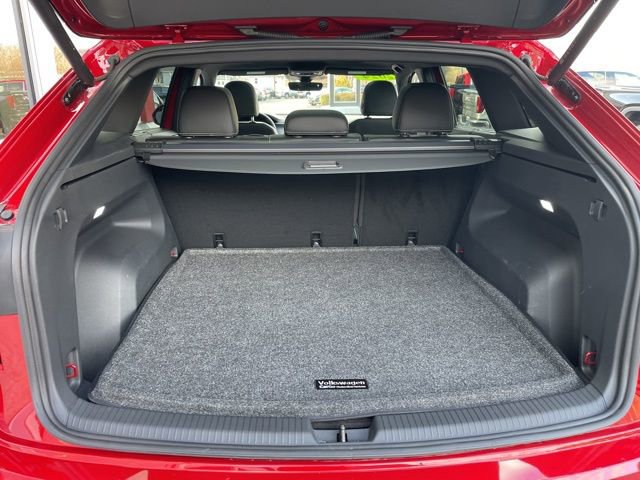 Used 2024 Volkswagen Atlas Cross Sport SEL R-Line image 18