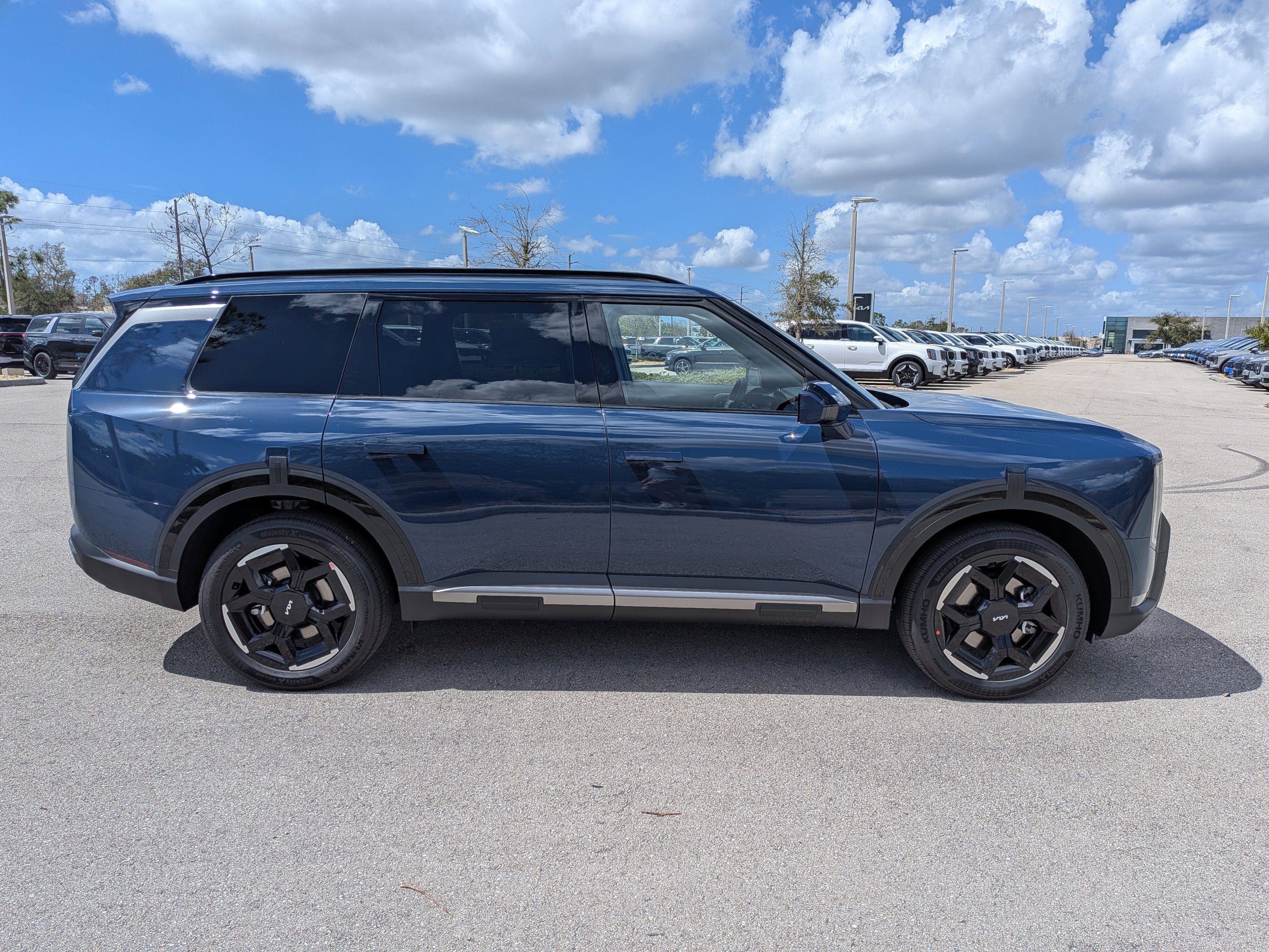 New 2027 Kia Telluride EX FWD image 4