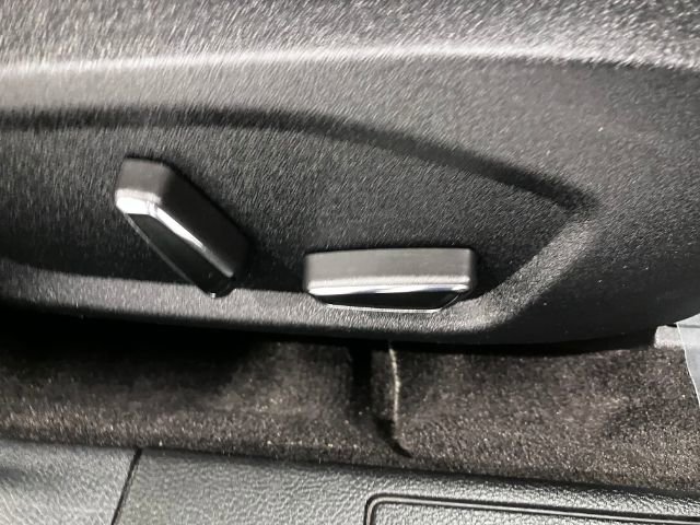 Used 2020 Ford Fusion SEL image 27