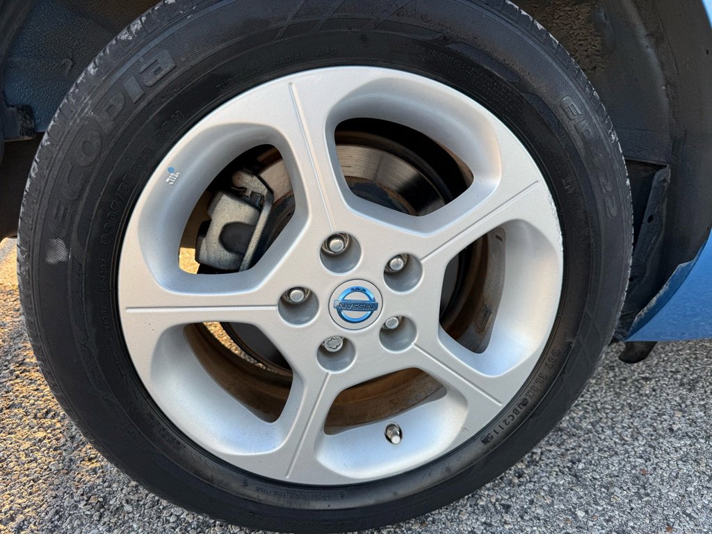 Used 2012 Nissan Leaf SL image 23