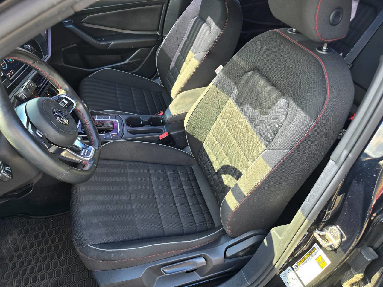 Used 2019 Volkswagen Jetta GLI FWD image 12