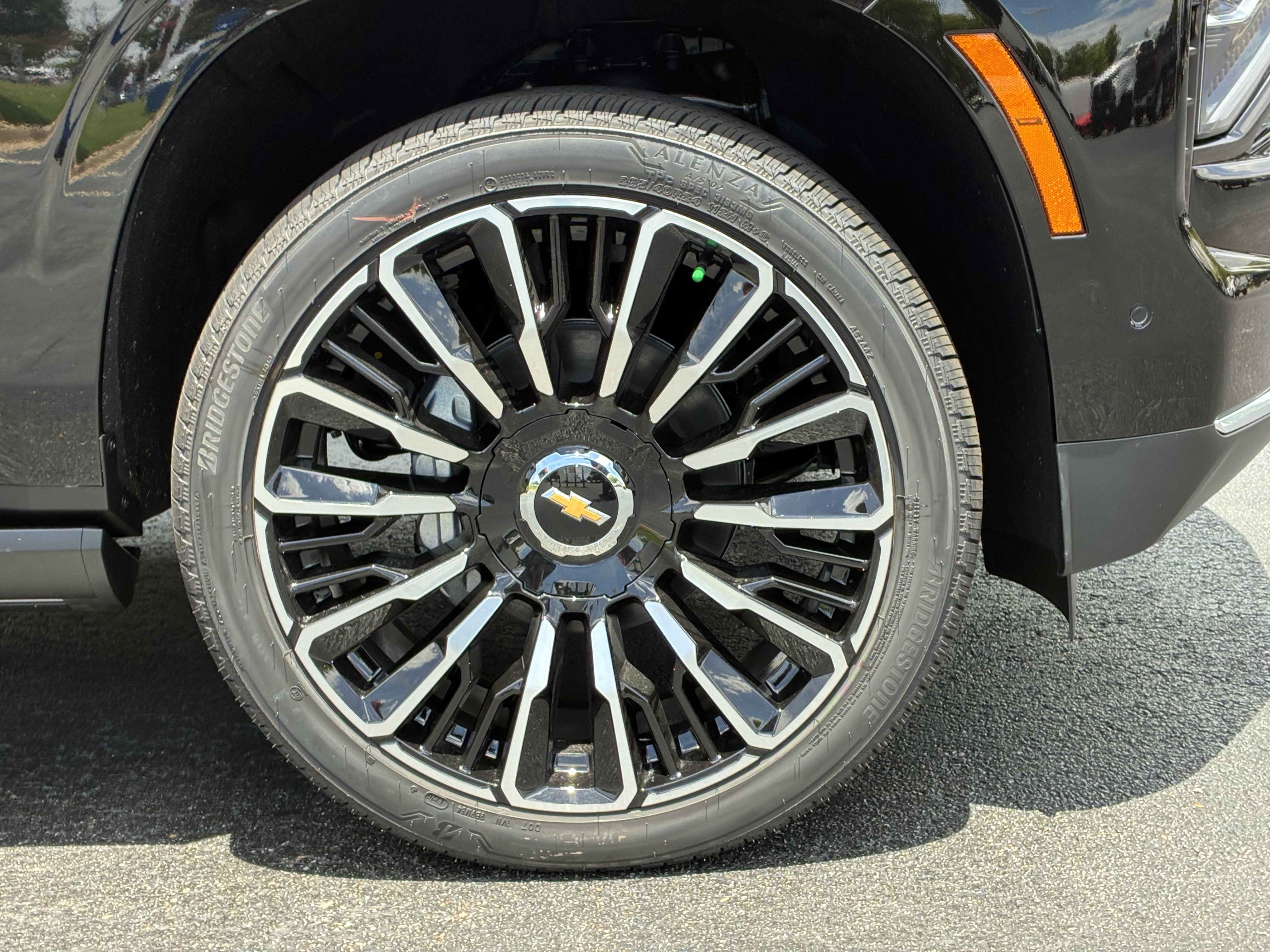New 2026 Chevrolet Tahoe High Country AWD/4WD image 6