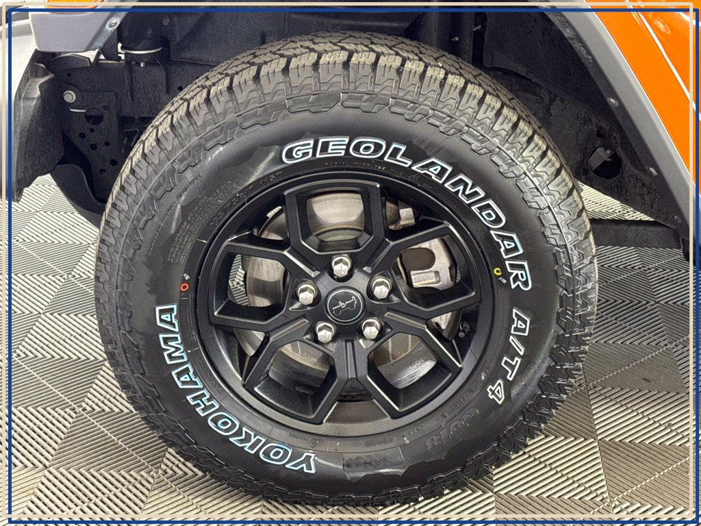 Certified 2025 Jeep Gladiator Overland AWD/4WD image 18